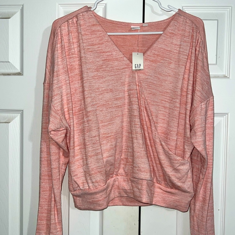 GAP Heathered Coral Long Sleeve V-Neck Top